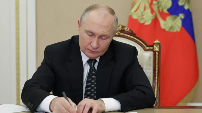 Путин мигранттар тууралуу катаалдаштырган мыйзамдарга кол койду