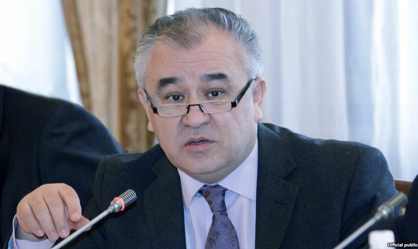Текебаев Германияда ишсиз калган кыргызстандык студенттер менен жолукту
