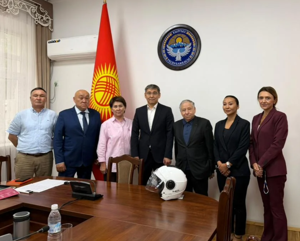Дамир Осмонов БУУ өкүлдөрү менен жол кыймылынын коопсуздугун талкуулады