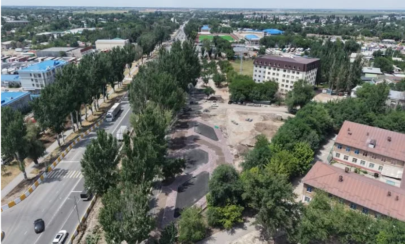 Амфитеатр жана воркаут аянтчалар: Бишкекте дагы бир сейил бак жаңыланууда