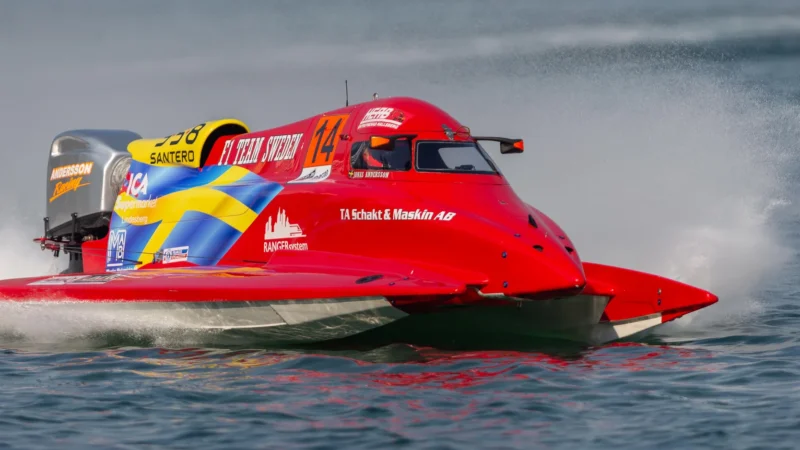 Ысык-Көлдө F1H2O дүйнө чемпионаты учурунда ӨКМдин көчмө штабдары иштейт