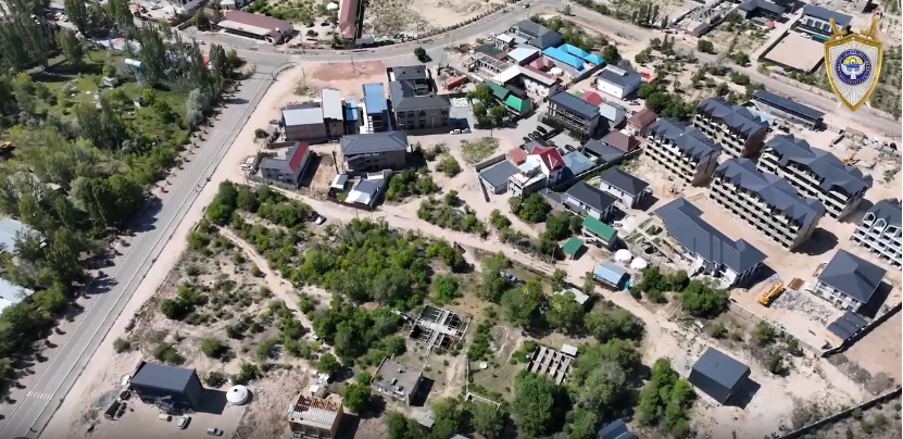Чолпон-Ата жана Бостериде мыйзамсыз курулуштар аныкталып, иш козголду
