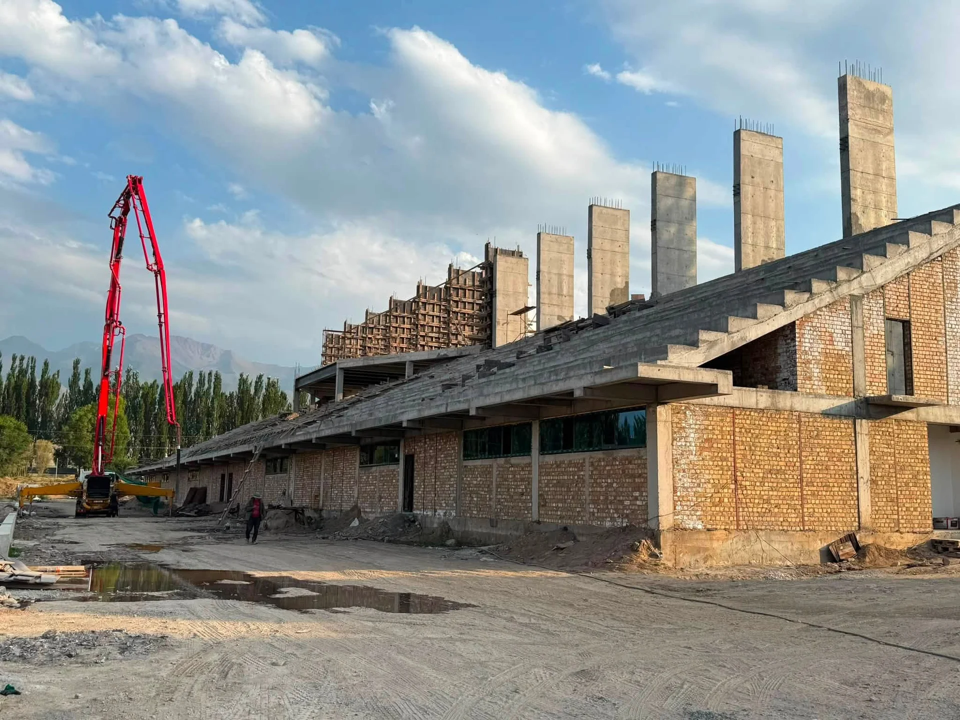 Кочкордо автобекет, стадион жана дагы 19 объекттин курулушу жүрүүдө