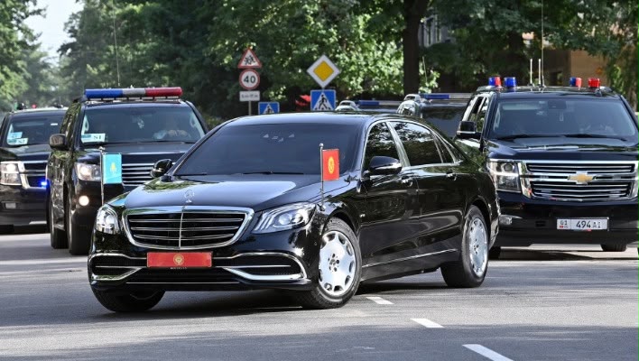 Акматалиев: Мэр «тирүүбү» деп видеолорду жаадырбай, конок каадасын татыктуу көрсөтөлү