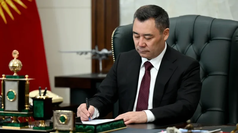 Садыр Жапаров Соода үчүн деңизде сүзүү кодексин кабыл алды