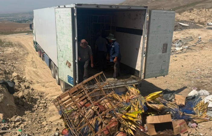 Мыйзам талаптарын сактабаган транзиттик жүк өлкөгө киргизилбей, жок кылынды