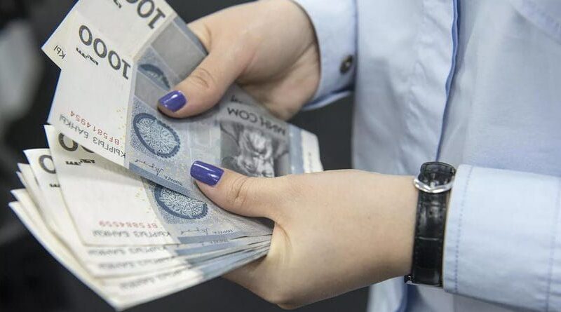 Өлкөдө орточо айлык акы 54 миң сомго жетти