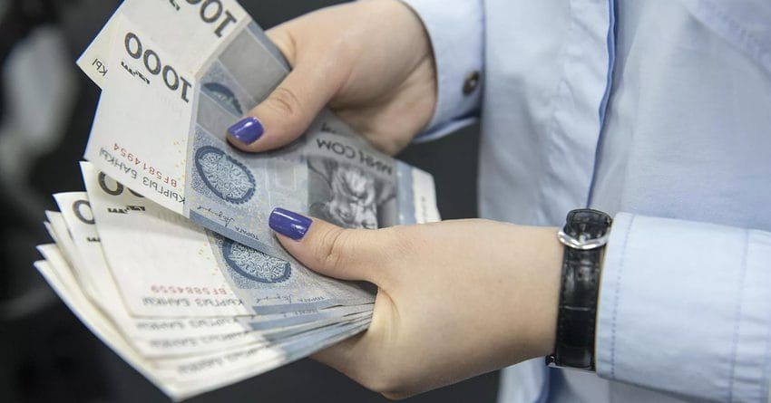Өлкөдө орточо айлык акы 54 миң сомго жетти