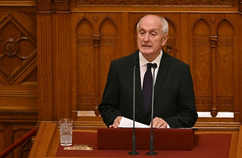 Садыр Жапаров Андраш Баканы Мажарстандын президенти болуп шайланышы менен куттуктады