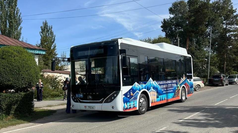 Караколдо туристтик автобус каттай баштады