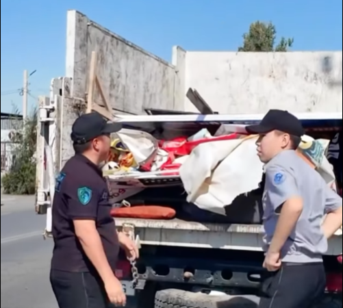 «Кудайберген» базарында мыйзамсыз жарнамалык такталар алынды