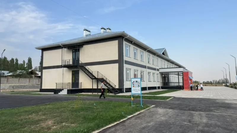 Ала-Букада 275 орундуу жаңы мектеп пайдаланууга берилди