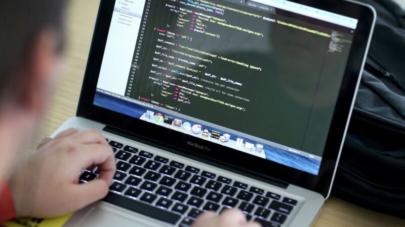 Кыргызстан маалыматтык технологиялар, финтех жана билим берүү кызматтарынын экспортун өнүктүрөт