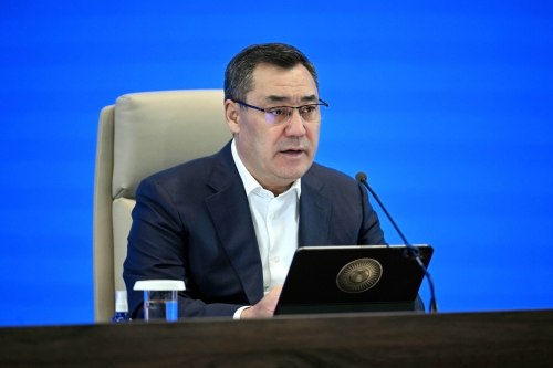 Садыр Жапаров Манас шаарынын жана Сузак районунун эли жана активи менен жолугушту