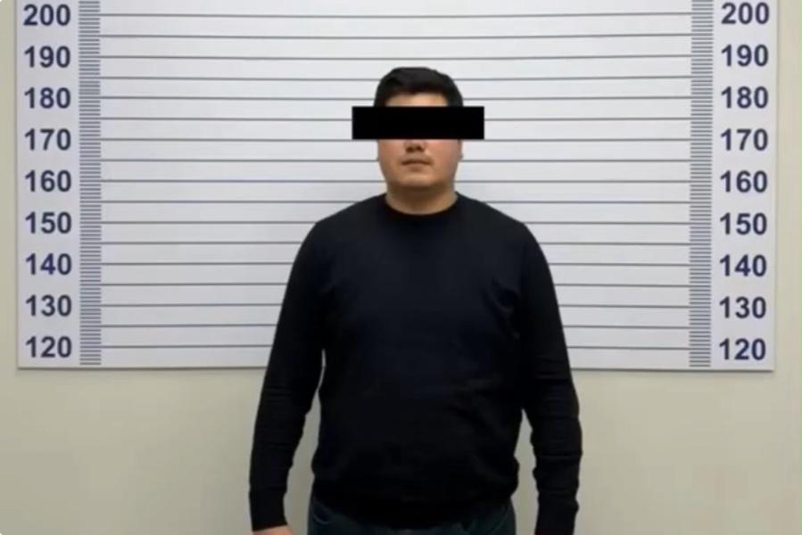 Жаза аткаруу кызматынын тергөөчүсү пара талап кылууга шектелип кармалды