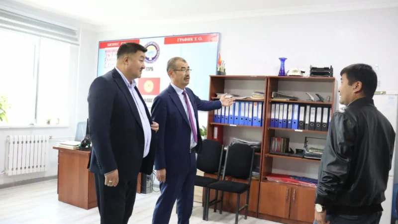 Энергетика министри Ош электр тармактар ишканасында кеңешме өткөрдү