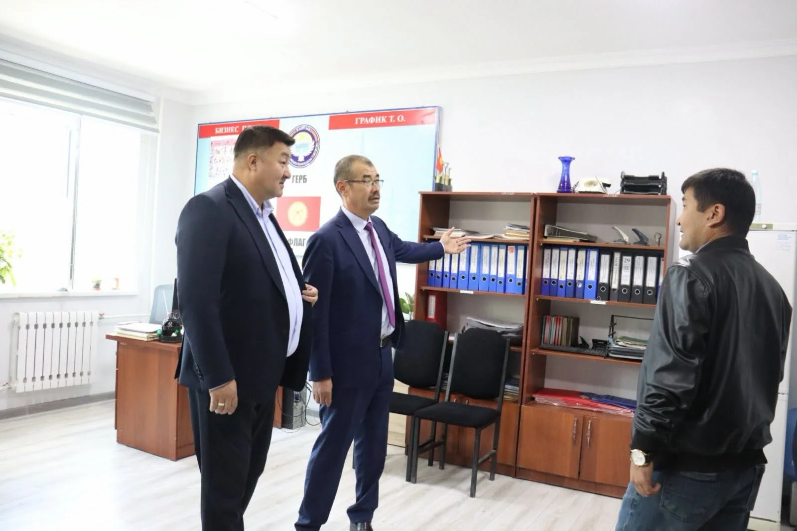 Энергетика министри Ош электр тармактар ишканасында кеңешме өткөрдү