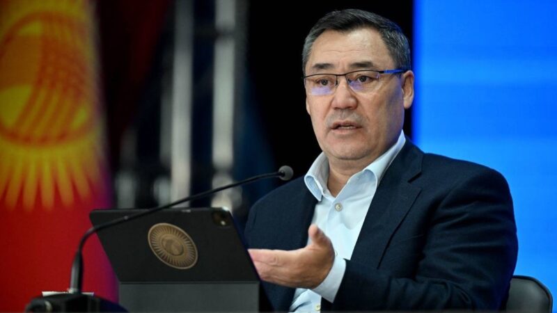Садыр Жапаров Аксы районунун жашоочуларынын суроолоруна жооп берди