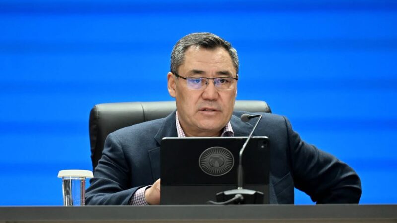 Президент Садыр Жапаров Ала-Бука районунун тургундарынын суроолоруна жооп берди