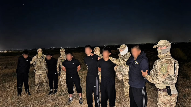 Баткенде чек арадан аткезчилик менен мал өткөрүүнү көздөгөндөр кармалды
