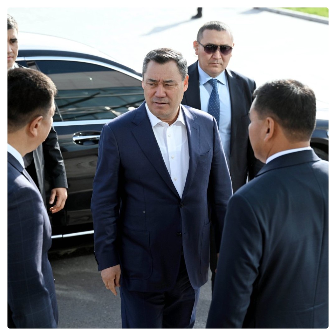 Садыр Жапаров Манас шаарынын жана Сузак районунун социалдык-экономикалык өнүгүүсү менен таанышты